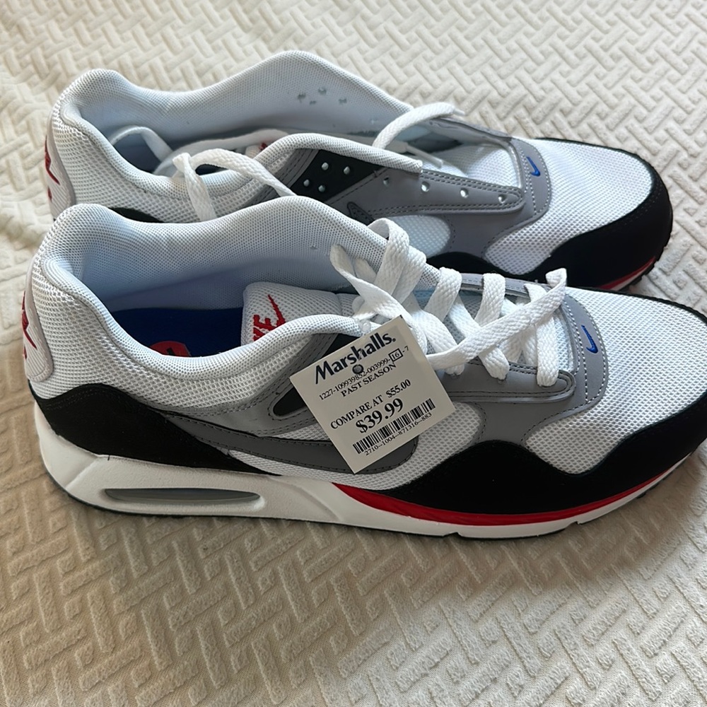 NWT - Nike air size 10 men’s sneakers